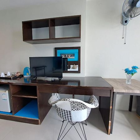 Baan Oui Guest House - Nai Harn プーケット エクステリア 写真