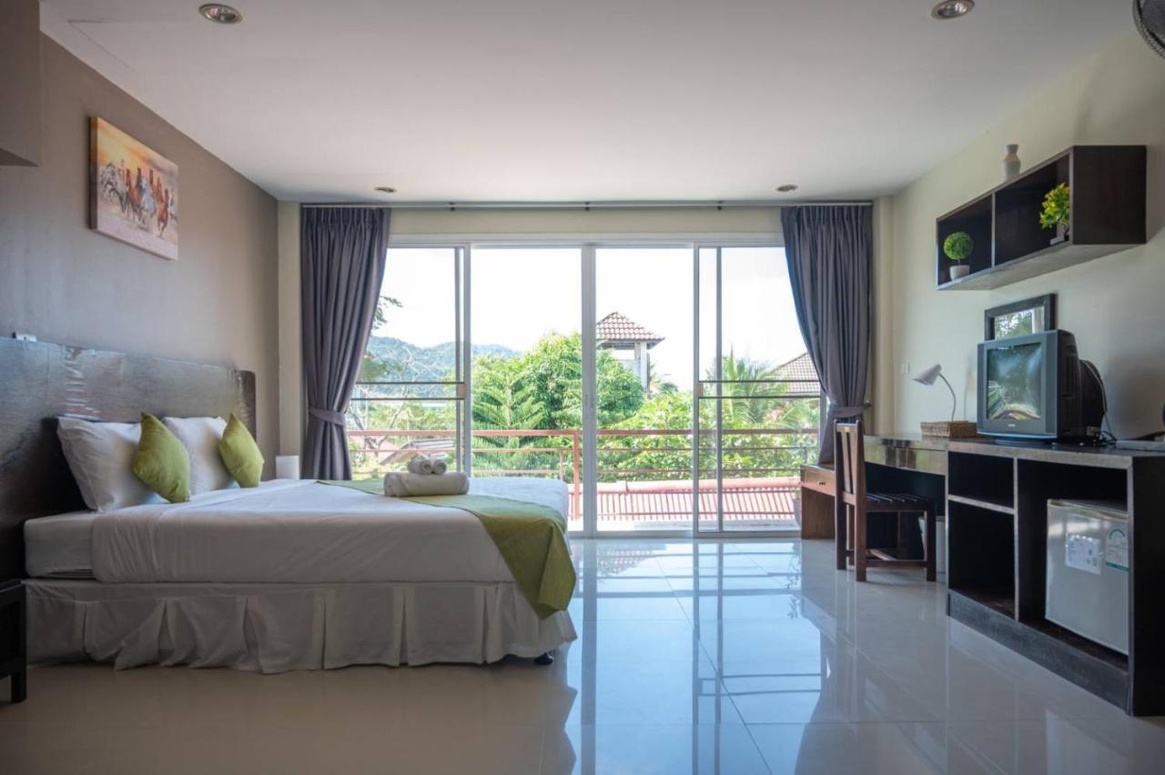 Baan Oui Guest House - Nai Harn プーケット エクステリア 写真